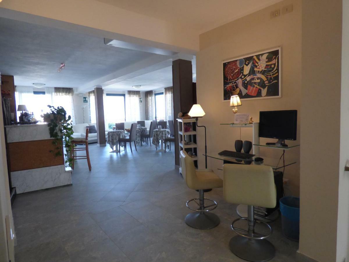Hotel Turandot Torre del Lago Puccini Dış mekan fotoğraf